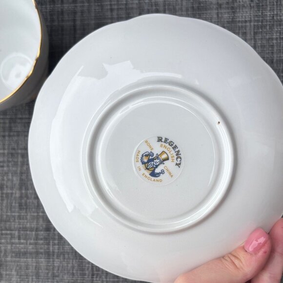 Regency Cup and Saucer Bone China Red Hibiscus Flower Gold Trim 3" Tall Tea Cup - Picture 7 of 9